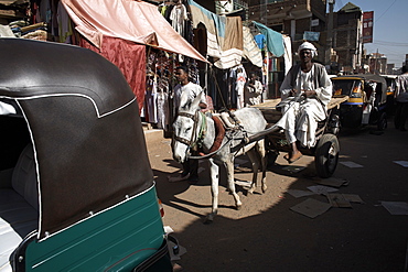 Daily life in Omdurman Souq, the largest market in Sudan, Khartoum, Sudan, Africa