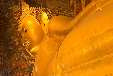 Reclining Buddha at Wat Pho Temple, Rattanakosin District, Bangkok, Thailand, Southeast Asia, Asia