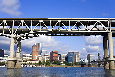 Marquam Bridge over the Willamette River, Portland, Oregon, United States of America, North America