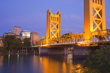 Historic Tower Bridge over the Sacramento River, Sacramento, California, United States of America, North America