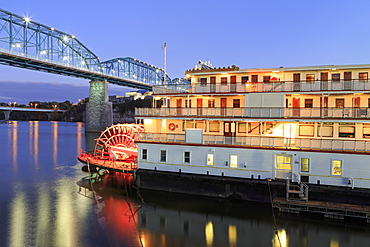 Delta Queen Riverboat and Walnut Street Bridge, Chattanooga, Tennessee, United States of America, North America