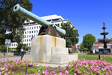 Cannon outside Hamilton County Courthouse, Chattanooga, Tennessee, United States of America, North America 