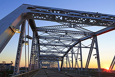 Shelby Bridge over the Cumberland River, Nashville, Tennessee, United States of America, North America 