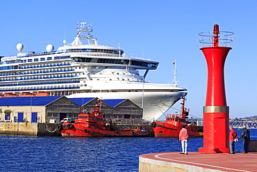 Marina lighthouse and cruise ship, Vigo, Galicia, Spain, Europe