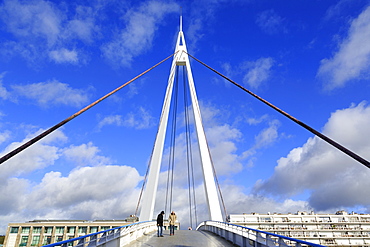 Pedestrian bridge over the Commerce Basin, Le Havre, Normandy, France, Europe