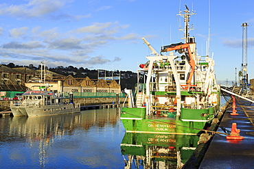 Trawler on the River Lee South channel, Cork City, County Cork, Munster, Republic of Ireland, Europe