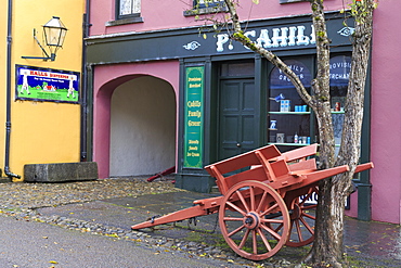 Bunratty Castle and Folk Park, County Clare, Munster, Republic of Ireland, Europe