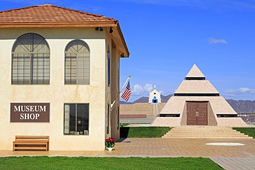 Pyramid at the Center of the World Museum, Felicity, California, United States of America, North America