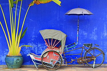Rickshaw in Cheong Fatt Tze Mansion, Georgetown, Penang Island, Malaysia, Southeast Asia, Asia