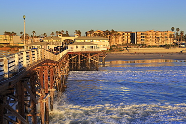 Crystal Pier, Pacific Beach, San Diego, California, United States of America, North America