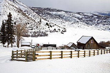 Barn near Snowmass Village, Aspen region, Rocky Mountains, Colorado, United States of America, North America