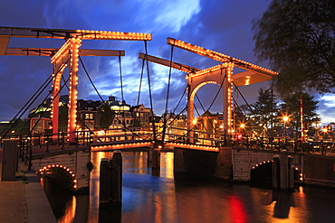 Walter Suskindbrug Bridge, Amsterdam, North Holland, Netherlands, EuropeWalter Suskindbrug Bridge, Amsterdam, North Holland, Netherlands, Europe