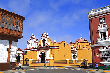 Compania de Jesus Church, Plaza de Armas, Trujillo, Peru, South America