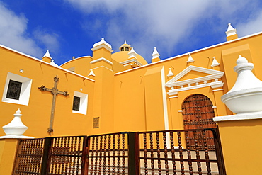 Cathedral Basilica, Plaza de Armas, Trujillo, Peru, South America