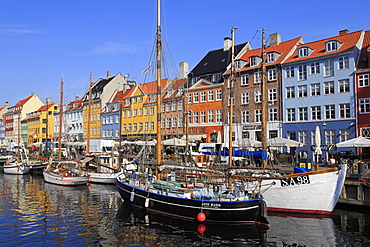 Boats on Nyhavn Canal, Copenhagen, Zealand, Denmark, Scandinavia, Europe