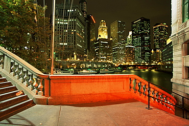 Chicago River from Michigan Avenue Bridge, Downtown Chicago, Illinois, United States of America, North America