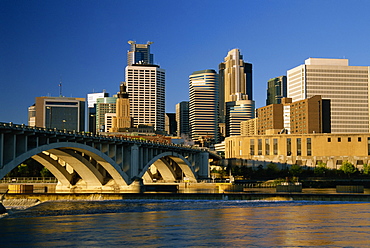 Mississippi River and city skyline, Minneapolis, Minnesota, United States of America, North America