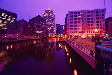 Milwaukee River and skyline, Milwaukee, Wisconsin, United States of America, North America