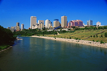 Saskatchewan River and Edmonton city skyline, Edmonton, Alberta, Canada, North America