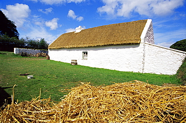 Muckross traditional farms, Killarney National Park, County Kerry, Munster, Republic of Ireland, Europe