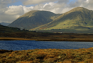 Maumturk Mountains, Connemara, County Galway, Connacht, Republic of Ireland, Europe