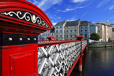 Foot bridge over the River Lee, City of Cork, County Cork, Munster, Republic of Ireland, Europe