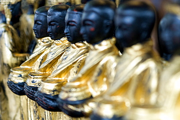 Wooden Buddhas, Chatuchak weekend market, Bangkok, Thailand, Southeast Asia, Asia