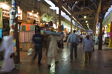 Shoppers in Bur Dubai souk, Dubai, United Arab Emirates, Middle East