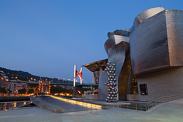 The Guggenheim Museum, designed by Frank Gehry, Bilbao, Biscay (Vizcaya), Basque Country (Euskadi), Spain, Europe