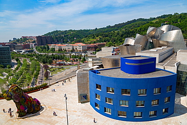 The Guggenheim Museum, designed by Frank Gehry, Bilbao, Biscay (Vizcaya), Basque Country (Euskadi), Spain, Europe