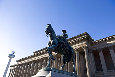 Statue, St. George's Hall, Liverpool, Merseyside, England, United Kingdom, Europe