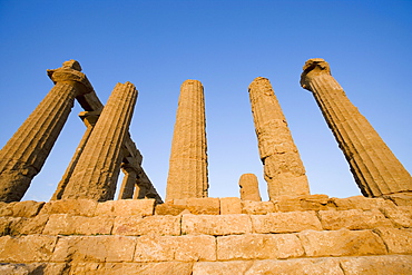 Temple of Hera, Valley of the Temples (Valle dei Templi), Agrigento, UNESCO World Heritage Site, Sicily, Italy, Europe