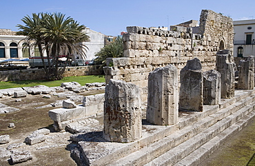 Ruins of the Temple of Apollo, Ortygia, Syracuse, Sicily, Italy, Europe