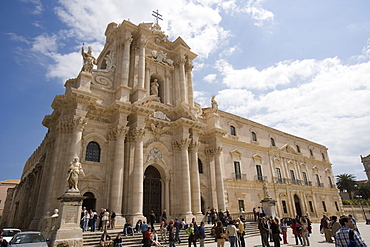 Cathedral, Piazza Duomo, Ortygia, Syracuse, Sicily, Italy, Europe