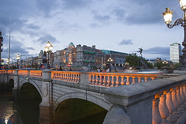 O'Connell Bridge, early evening, Dublin, Republic of Ireland, Europe