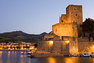 Boats in harbour, Chateau Royal, Eglise Notre-Dame-des-Anges, Collioure, Pyrenees-Orientales, Languedoc, France, Europe