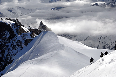 Mountaineers and climbers, Mont Blanc range, French Alps, France, Europe