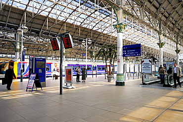 Piccadilly Railway Station, Manchester, England, United Kingdom, Europe