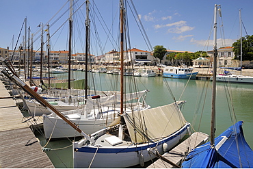 Harbour and quayside, La Flotte, Ile de Re, Charente-Maritime, France, Europe