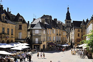 Place de la Liberte in the old town, Sarlat, Dordogne, France, Europe