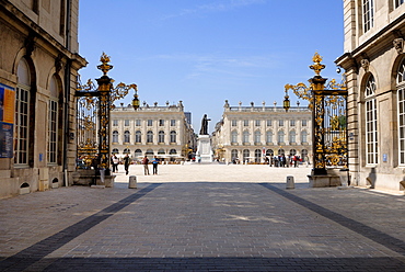 Gilded wrought iron gates by Jean Lamor, Place Stanislas, UNESCO World Heritage Site, Nancy, Lorraine, France, Europe