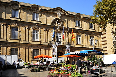 Flower Market in Place de L'Hotel de Ville Square, Aix-en-Provence, Bouches-du-Rhone, Provence, France, Europe