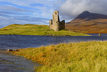 Ardvreck Castle and Loch Assynt, Sutherland, North West Highlands, Scotland, United Kingdom, Europe 