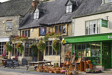 Public house and shop, High Street, Burford, Cotswolds, Oxfordshire, England, United Kingdom, Europe