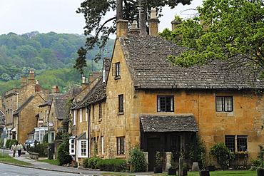 Cotswold stone houses, Broadway, The Cotswolds, Worcestershire, England, United Kingdom, Europe