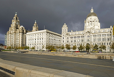 The Three Graces Buildings, (The Royal Liver Building, The Cunard Building and The Port of Liverpool Building), Pier Head, Waterfront, Liverpool, Merseyside, England, United Kingdom, Europe