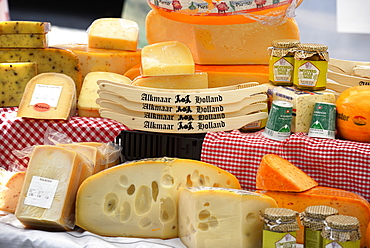 Dutch cheese on a market stall, Marktstraat, Alkmaar, North Holland, Netherlands, Europe