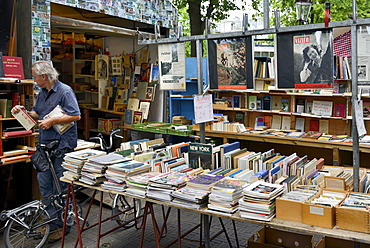 Bookstall on Waterlooplein Flea Market, Amsterdam, North Holland, Netherlands, Europe