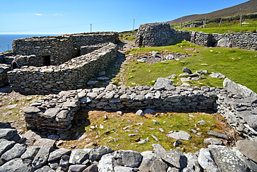 Beehive huts, Fahan, Slea Head Drive, Dingle Peninsula, Wild Atlantic Way, County Kerry, Munster, Republic of Ireland, Europe