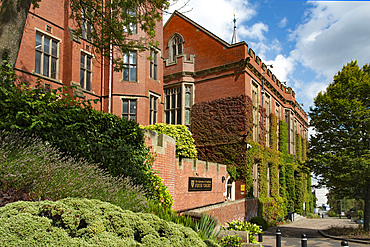 Edwardian Building is known as Firth Court that is part of the Western Bank Campus of the University of Sheffield, Brook Hill,